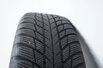 Jako nové Audi Q2 81A zimní kola zimní pneumatiky 215 55 17 palců 8 mm 81A601025C