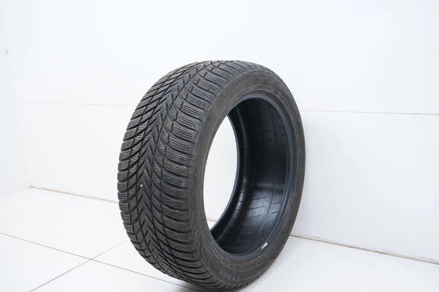 1x Nokian winter tire 255 45 19 inch approx. 6 mm DOT23