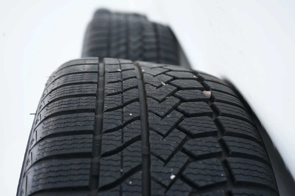 Aud A6 4F Q2 Skoda Karoq Winterreifen 245 45 R17 17 Zoll Detailansicht 9