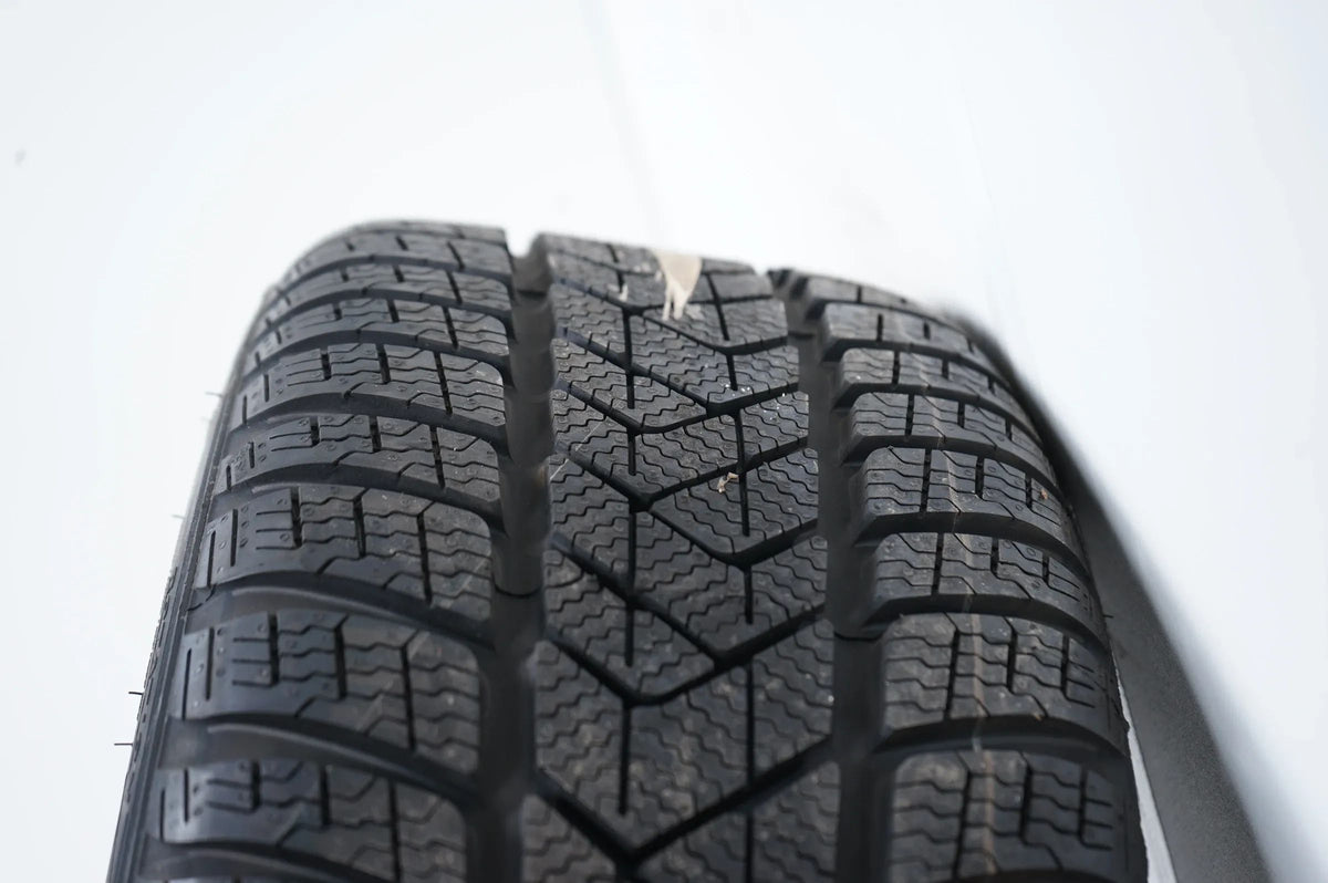 Mercedes C Klasse W206 Winterräder Winterreifen 225 45 18 Zoll 8mm A2064016200 Detailansicht 11
