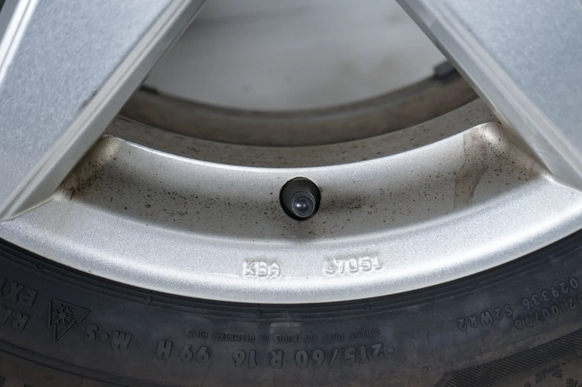 VW Volkswagen unbekannt Winterräder Winterreifen 215 60 16 Zoll Detailansicht 12