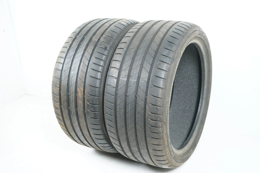 2 x Demo Sommerreifen Bridgestone 285 35 20 Zoll DOT22/20 MO