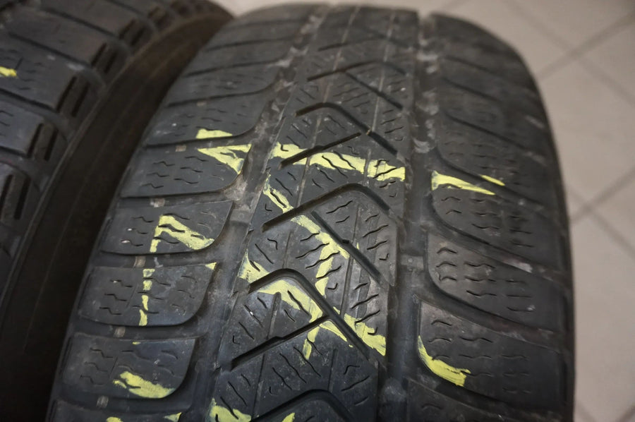 2 X 215 55 R17 94H Pneus hiver Pirelli SottoZero 3 2018 4mm