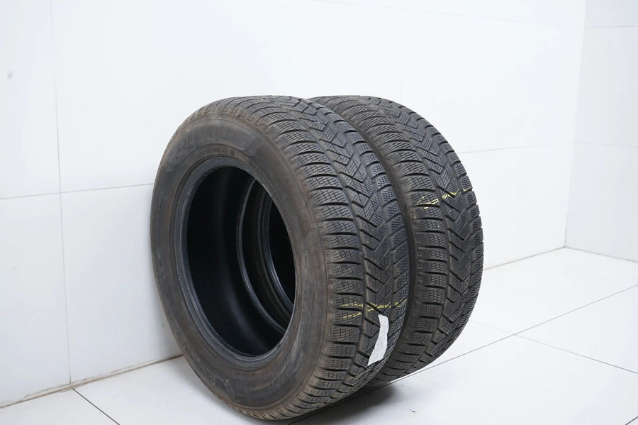 2x Winterreifen Pirelli 235 65 17 Zoll DOT20 MO ca.6 mm