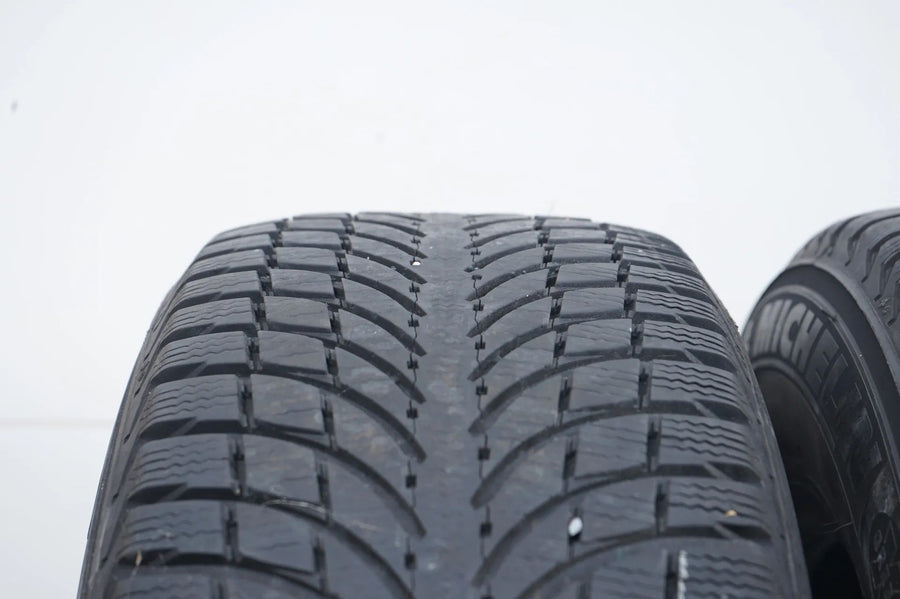 2x Winterreifen Michelin 235 65 17 Zoll DOT19/16 MO ca.5-7 mm