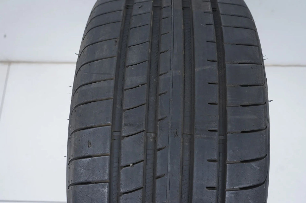 1x Goodyear summer tire 255/35 R19 inch DOT18 approx. 6 mm tread depth BMW* RFT Detailansicht 4