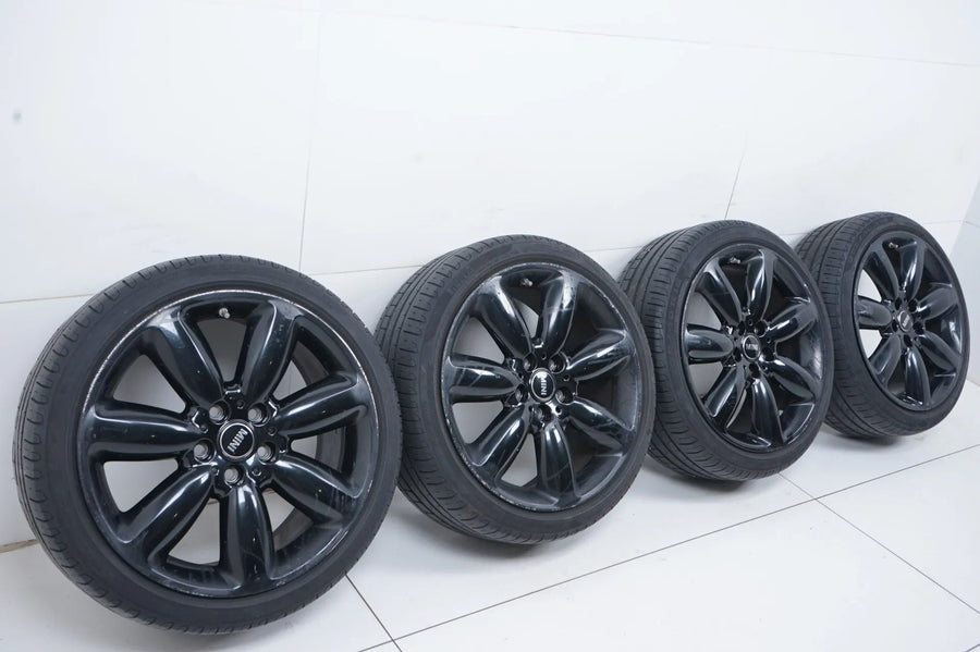 MINI Clubman F54 Winterräder mit neuen Winterreifen 225 40 18 Zoll