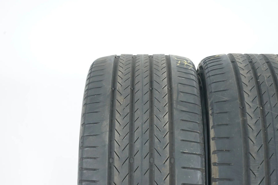2 pneus été Continental 245/45/19 pouces DOT23, profondeur de sculpture d'environ 4 mm, BMW*MO