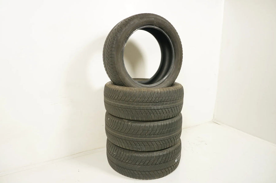 4 x Bridgestone winter tires 245/50 R19 inch DOT18 BMW* approx. 5mm tread depth RFT