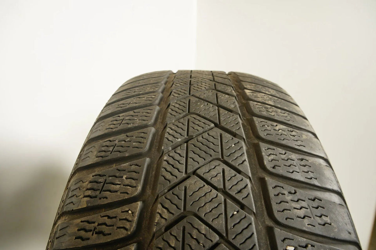 4 x Pirelli winter tires 245 50 19 inch DOT18 BMW* approx. 5mm tread depth RFT Detailansicht 5