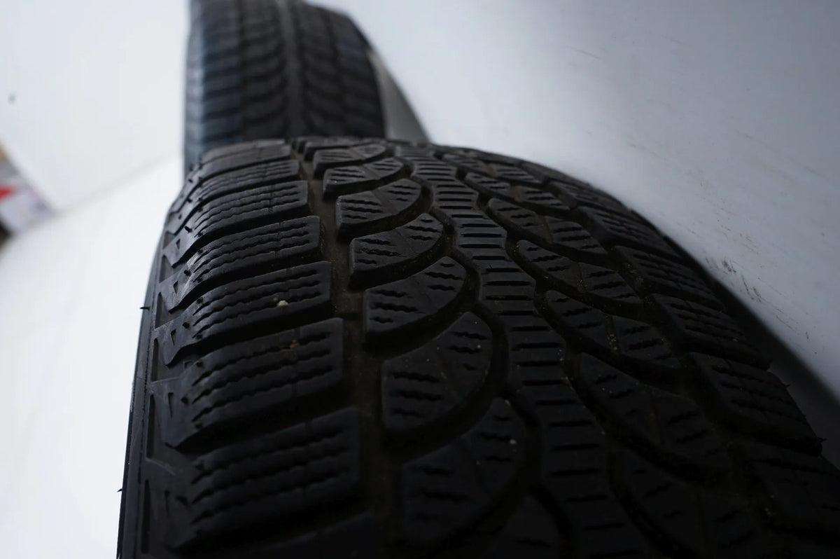 Audi Q3 8U Winter tires Winter wheels 215 65 16 inch 8U0601025Q Detailansicht 9