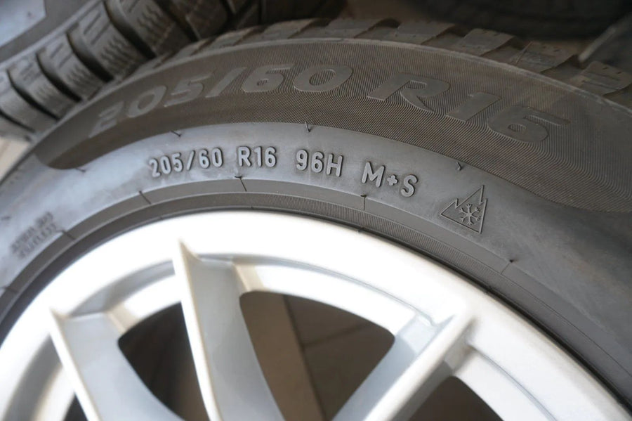 Jantes alu d'origine BMW Série 3 G20 G21 Roues d'hiver Pneus hiver 205 60 R16 7mm 2024
