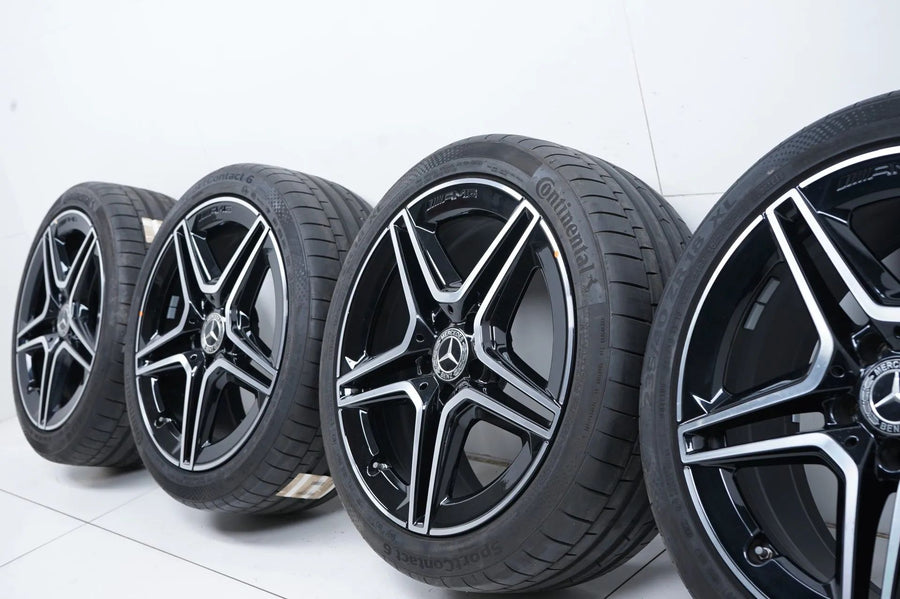 Mercedes A35 AMG W177 zomerbanden zomerwielen 235 40 18 inch