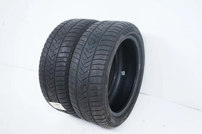2 x pneus hiver Pirelli 225 45 18 pouces DOT21 env. 4 mm MO RFT