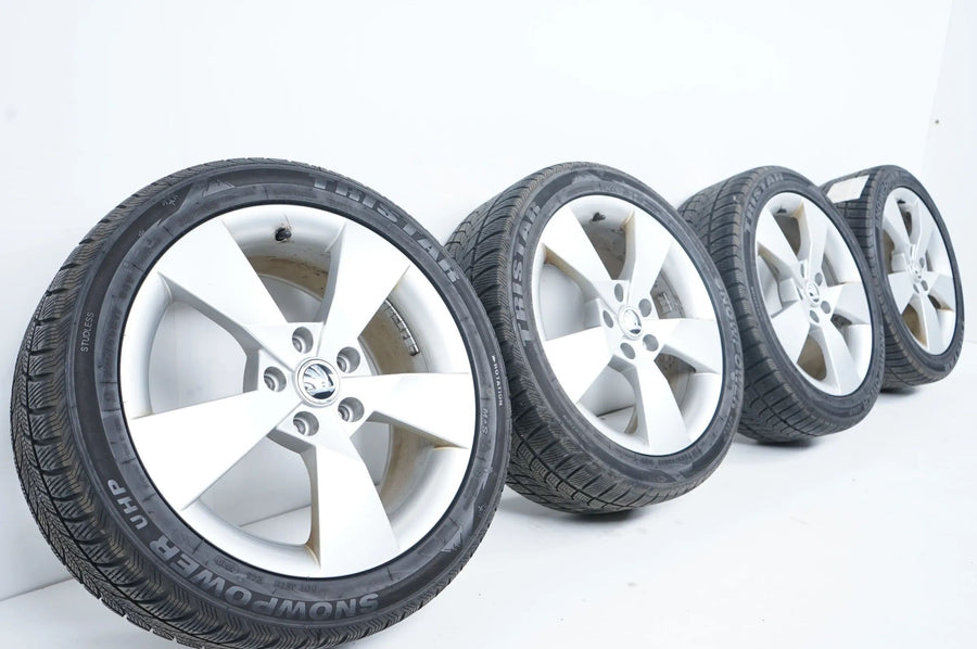 Skoda Octavia 5E Roues d'hiver Pneus d'hiver 225 45 17 pouces 5E0601025D