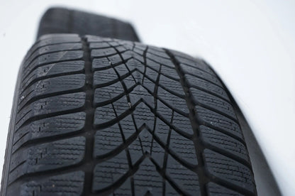 Audi A4 8W B9 Winterräder Winterreifen 225 50 17 Zoll 8W0601025P