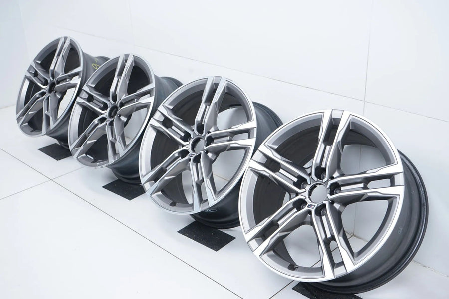 4 x Originální hliníkové disky BMW řady 1 a 2 F44 F40 18 palců 556M 8053524