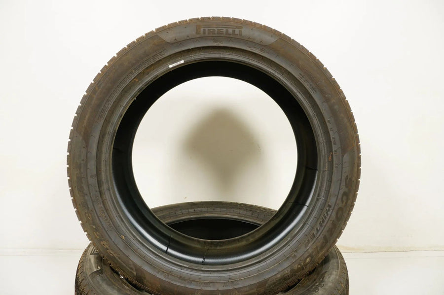 2x Winterreifen Pirelli Scorpion 285 45 22 Zoll DOT21 ca.4mm MO