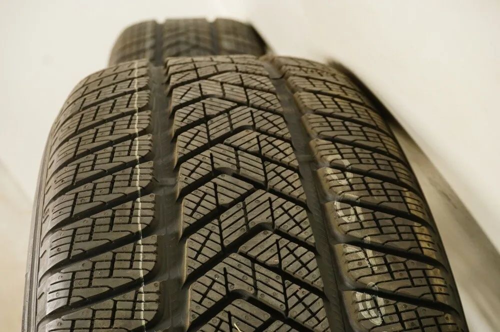 NEU Mercedes GLE W292 Winterreifen Winterräder 265 55 19 Zoll Detailansicht 10