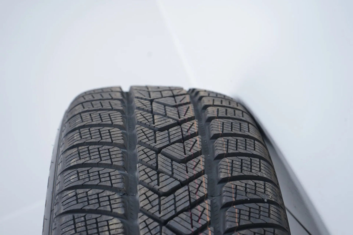 Original Mercedes EQC N293 19 inch alloy wheels winter tires 235 55 255 50 R19 7mm Detailansicht 12