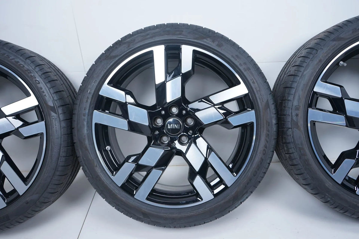 MINI Countryman U25 BMW X1 U11 Summer Wheels 245 40 20 inch Detailansicht 5