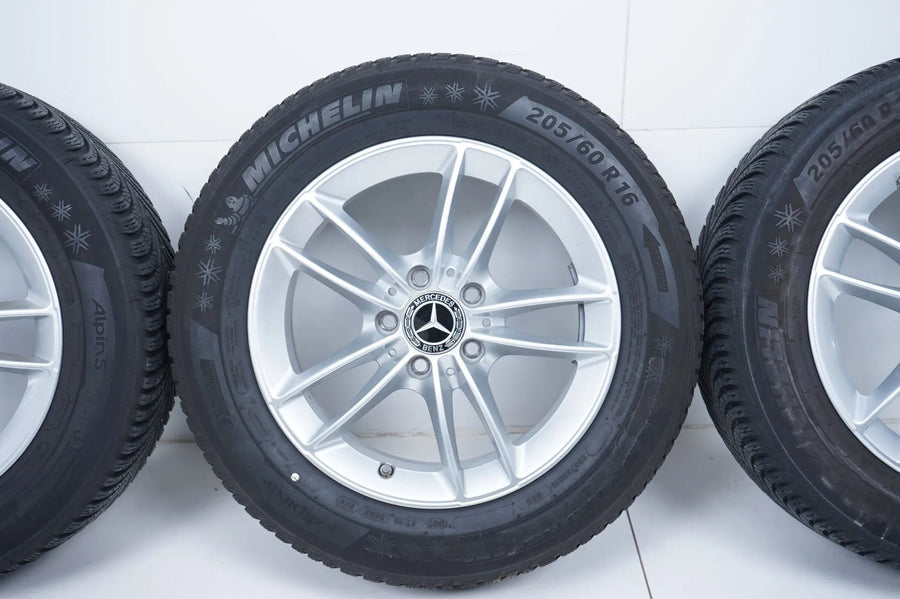 Mercedes A B Klasse W177 B247 Allwetterräder mit neuen Allwetterreifen 16 Zoll