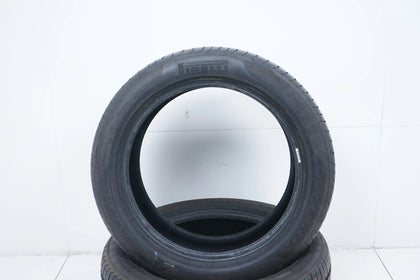 2 pneus été Pirelli 235/50/19 pouces DOT19, profondeur de sculpture d'environ 7 mm.
