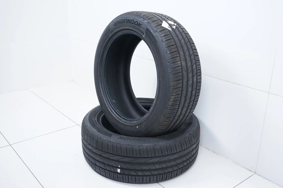 2 x Hankook summer tires 235 55 19 inch DOT19 MO approx. 6mm tread depth