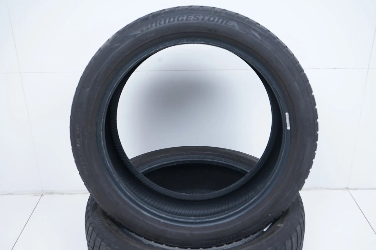 2 x Bridgestone winter tires 225 45 18 inch DOT21 approx. 3 mm MO Detailansicht 2