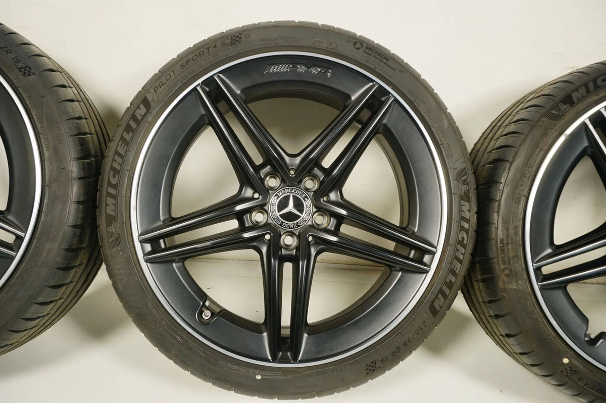 Mercedes AMG CLA45 S W118 C118 summer wheels 255 35 19 inch Detailansicht 4