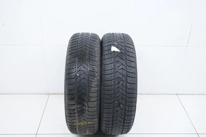 2 x  Winterreifen Pirelli 215 60 18 Zoll DOT18 ca. 5,5 mm MO RFT