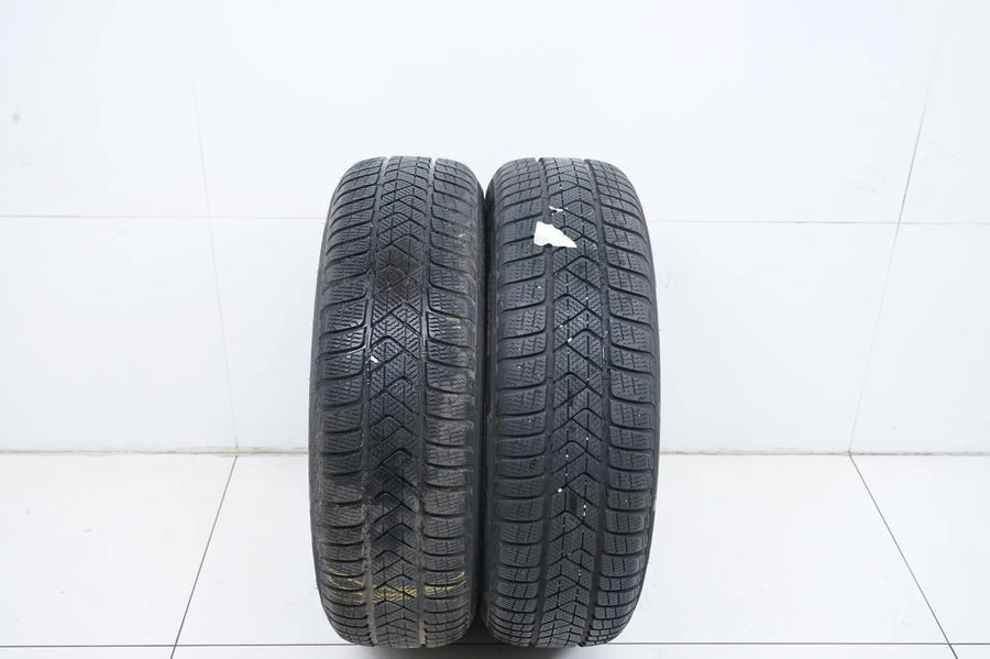2 x  Winterreifen Pirelli 215 60 18 Zoll DOT18 ca. 5,5 mm MO RFT