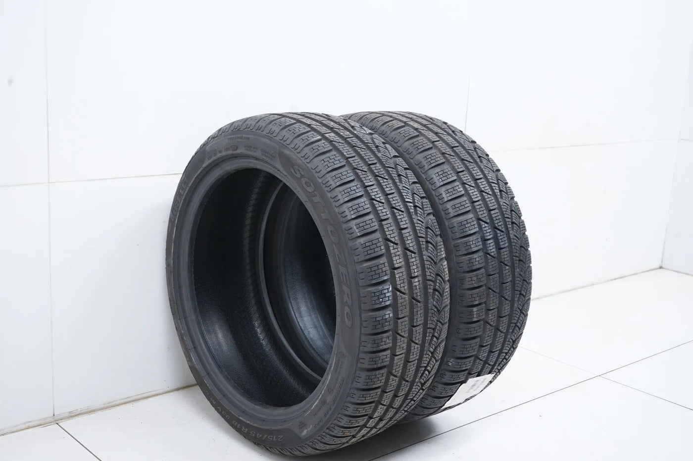 2x Pirelli winter tires 215 45 18 inch DOT18 approx. 7+mm MO