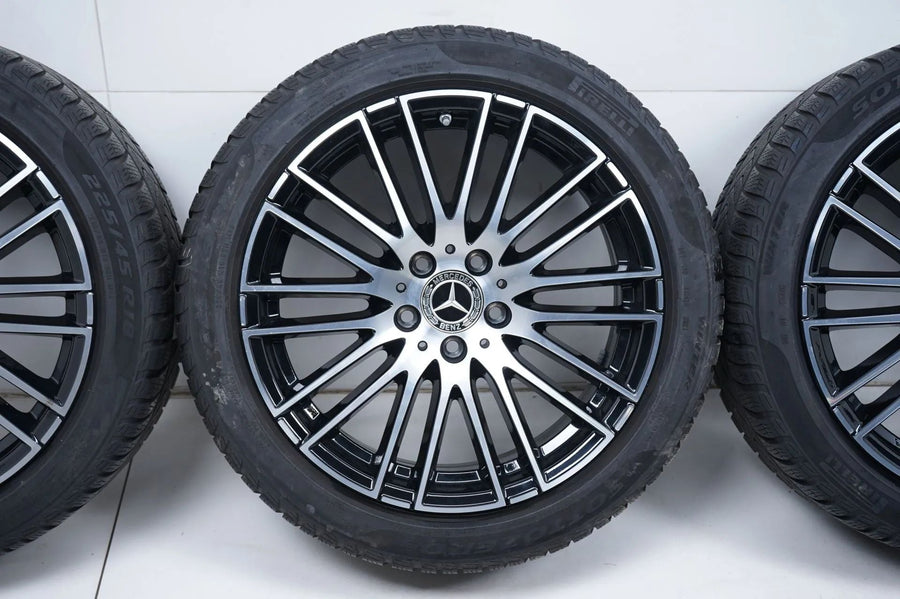 Mercedes C Klasse W206 Allwetterräder mit neuen Allwetterreifen 225 45 18 Zoll