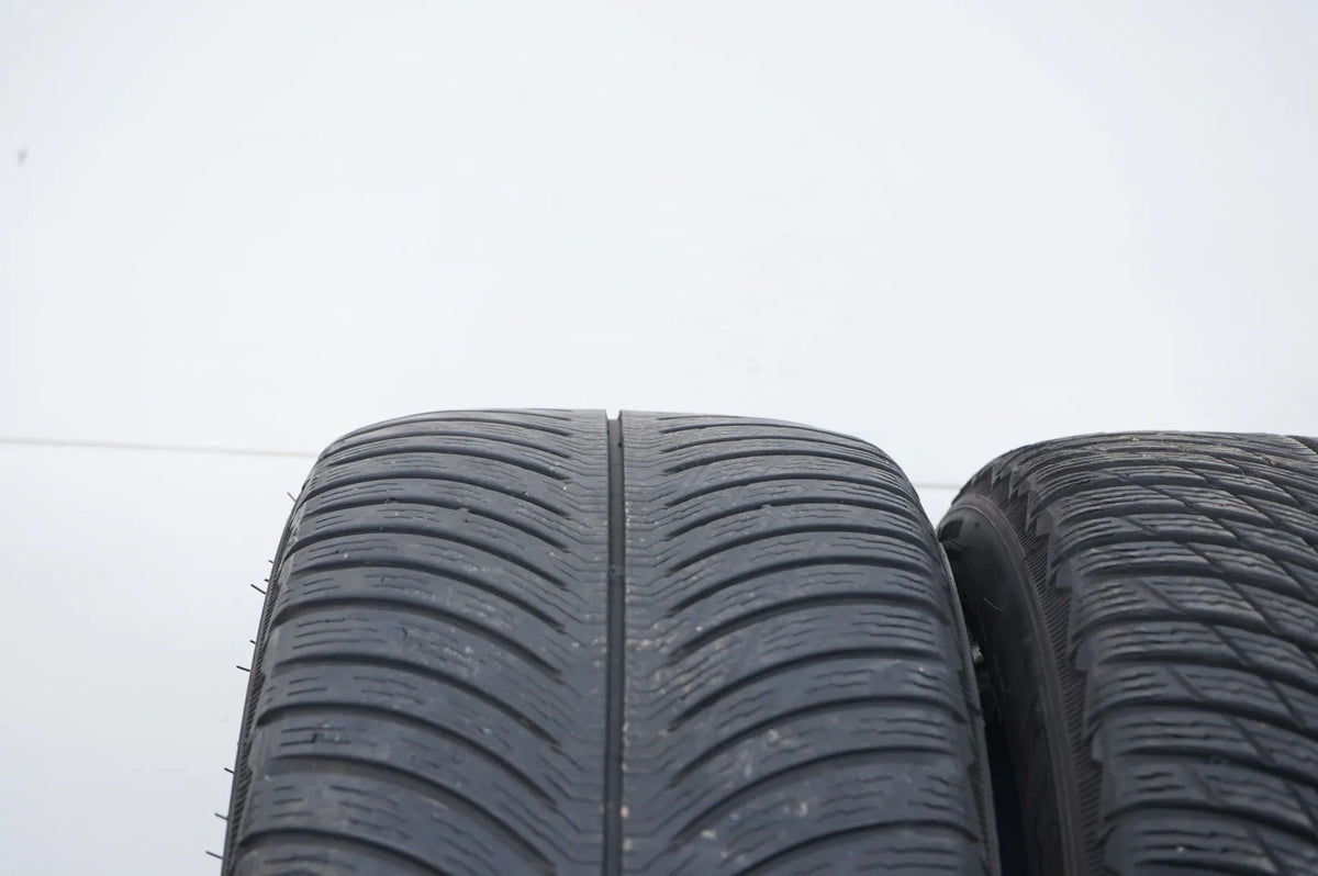 2 x Michelin winter tires 235 45 18 inch DOT22 approx. 3-5 mm MO Detailansicht 4