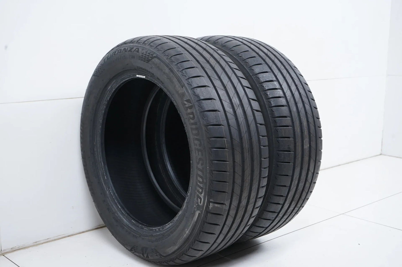 2 x DEMO summer tires Bridgestone 235 55 18 inch DOT22 MO