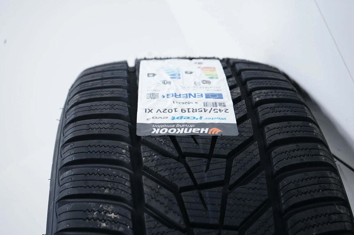 Pneus hiver 19 pouces pour Mercedes Classe E Hybride W214 Vue détaillée 12