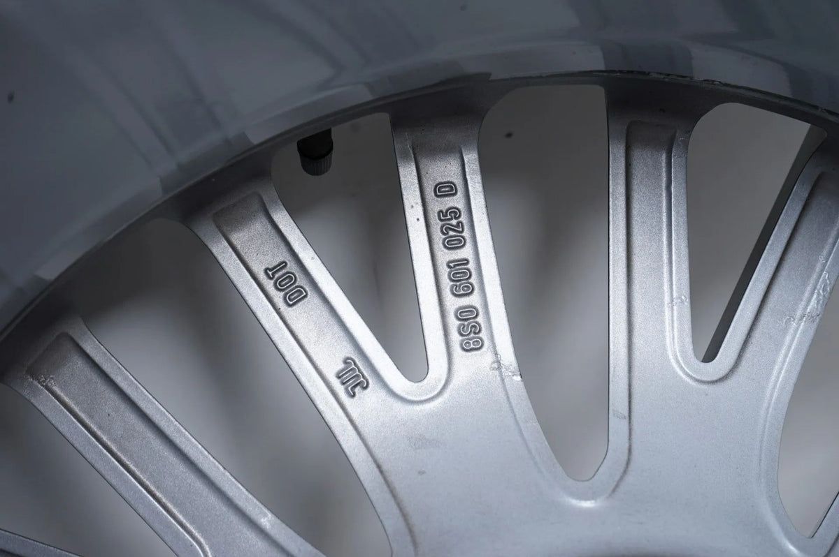 Audi TT 8S winter tires/wheels 245/40/18 inch 8S0601025D Detailansicht 14