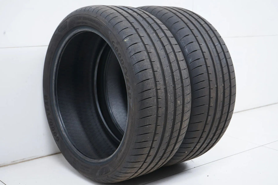 2 x pneus été Goodyear 245 40 19 pouces DOT22 env. 6mm