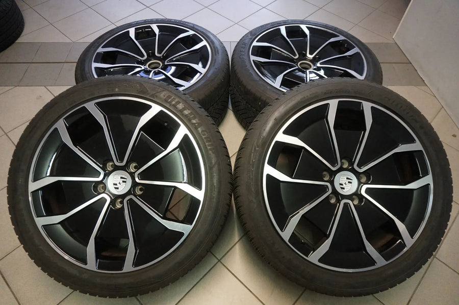 Jantes alliage aéro Porsche Taycan 20 pouces d'origine pneus hiver roues hiver 7mm 2023
