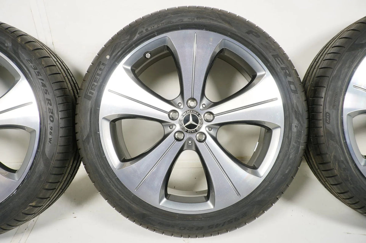 Original Mercedes GLA H247 GLB X247 Alufelgen mit neuen Winterreifen 235 45 R20 Zoll