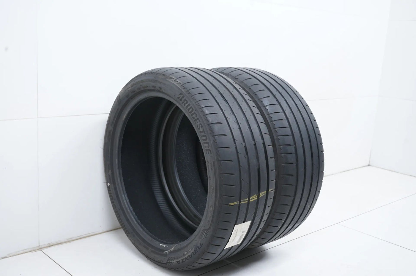 2x Bridgestone summer tires 255/40/20 inch DOT19 approx. 4 mm tread depth MO