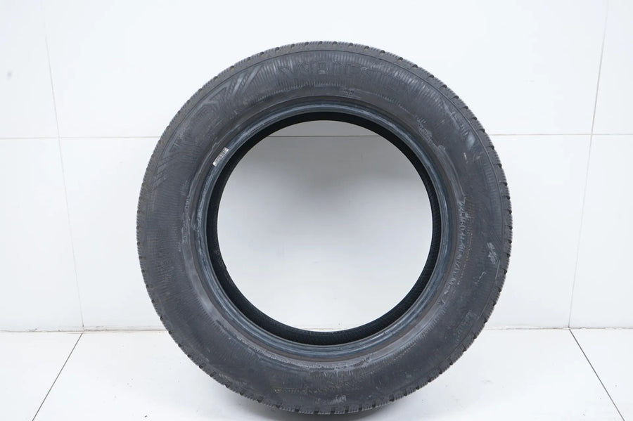 1 pneu hiver Vredestein 235/60/18 pouces DOT20 MO, profondeur de sculpture d'environ 6 mm