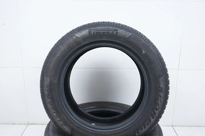 2 pneus hiver Pirelli 235/60/18 pouces DOT 19/17 MO, profondeur de sculpture d'environ 4,5 mm