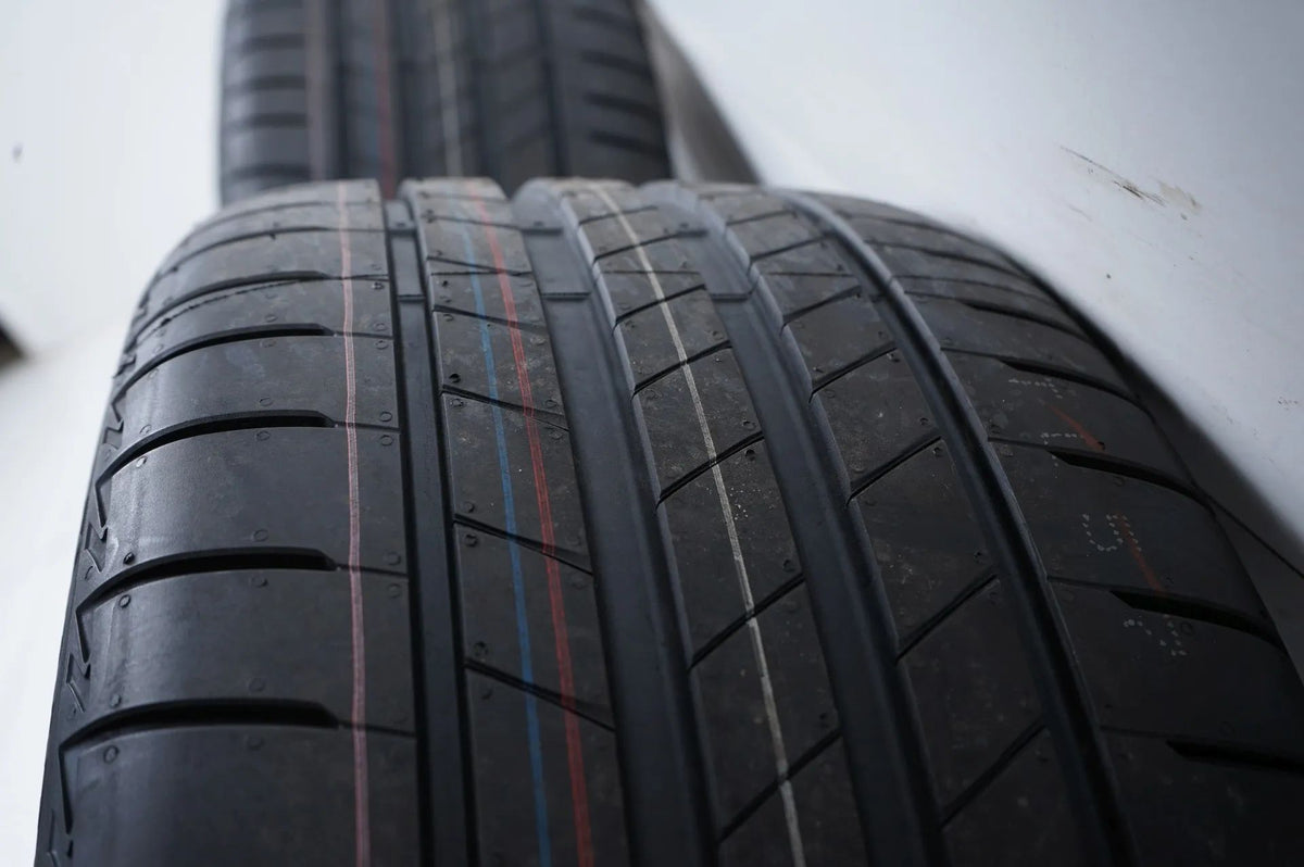 Pneus été neufs pour Mercedes Classe C W206, jantes été 18 pouces Vue détaillée 9