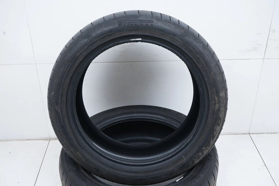 2 x Summer tires 235 50 20 inch Pirelli DOT23 approx. 4 mm