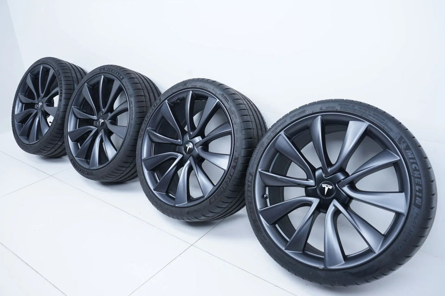 Tesla Model 3 summer tires, summer wheels, 235/35/20 inch, 7mm tread depth