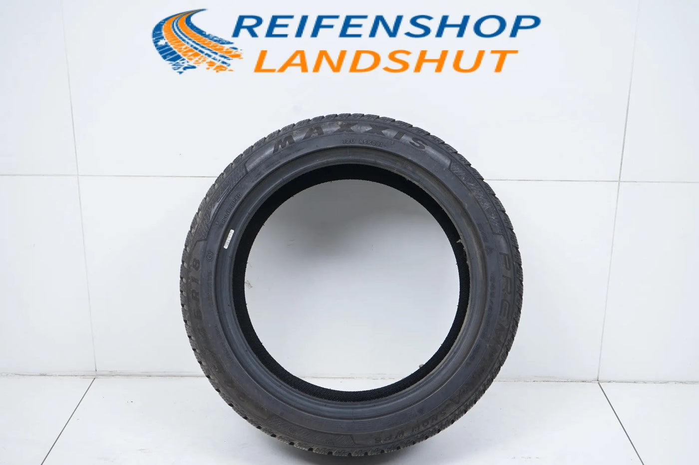 1x Winter tire 245 45 18 inch Maxxis approx. 7 mm DOT20