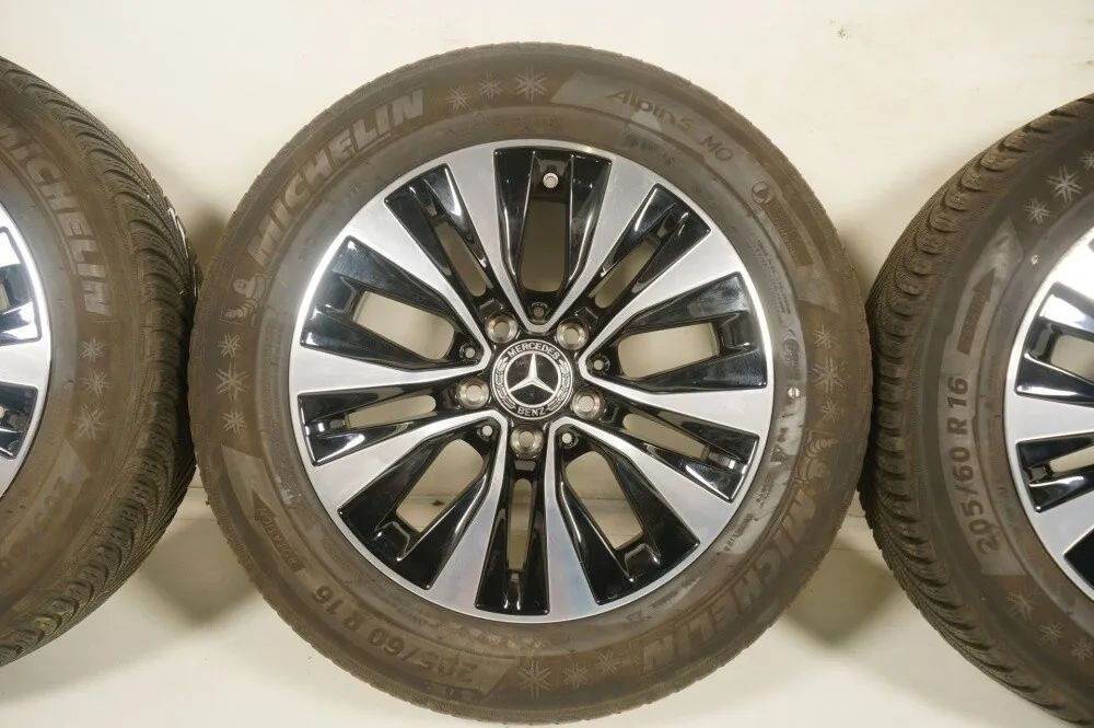 Mercedes A B Klasse W177 B247 Winterreifen Winterräder 16 Zoll Detailansicht 3
