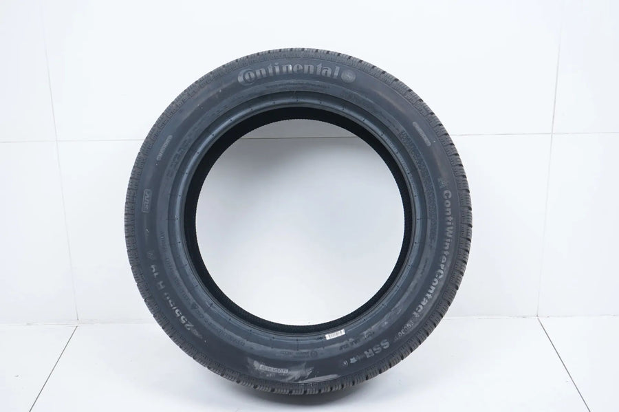 1 pneu d'hiver neuf de démonstration 255 50 19 pouces Continental DOT18 Bmw*